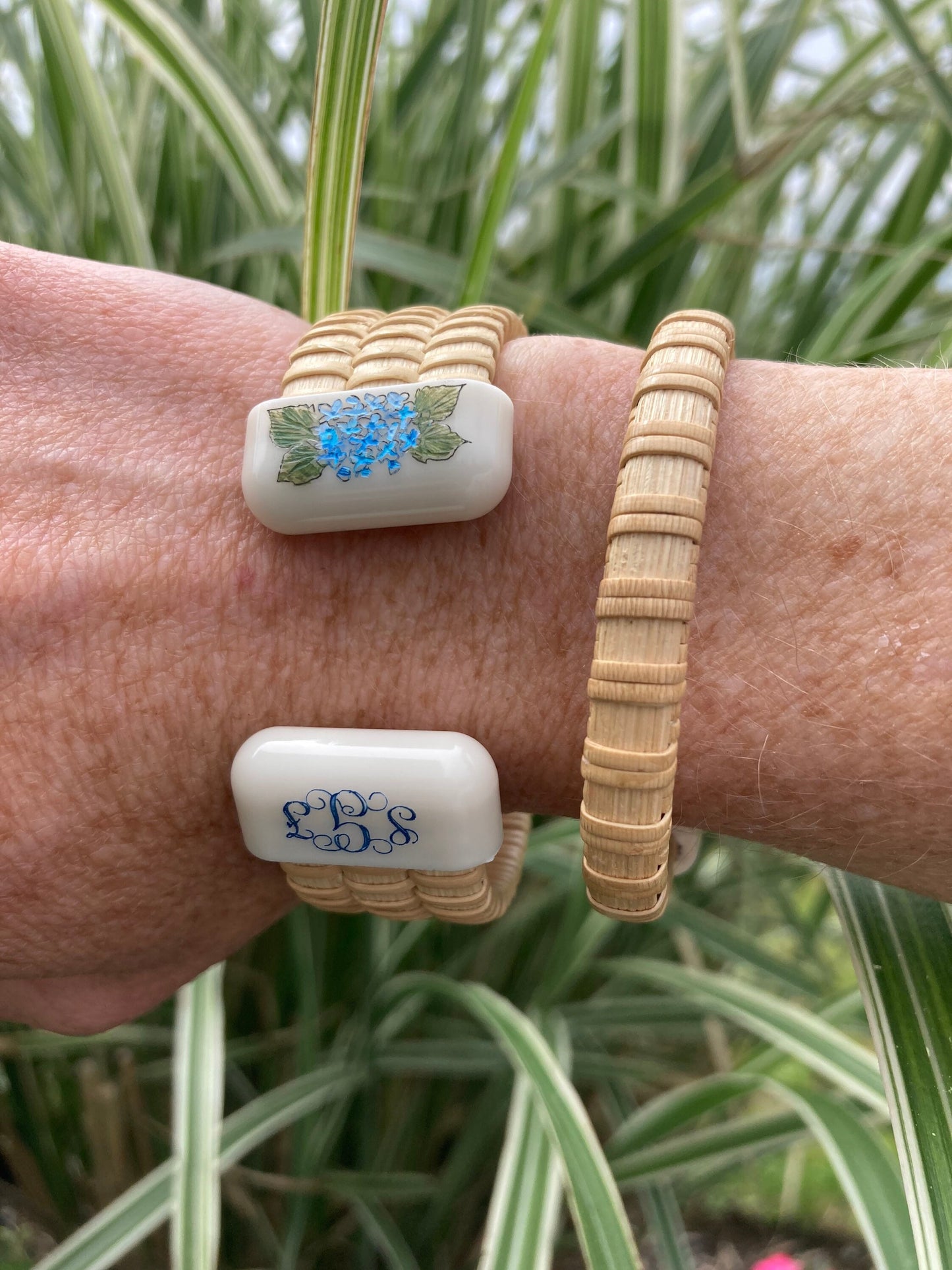 3/4” Hydrangea Scrimshaw and Monogram on Eco-Ivory - Nantucket Basket Bracelet
