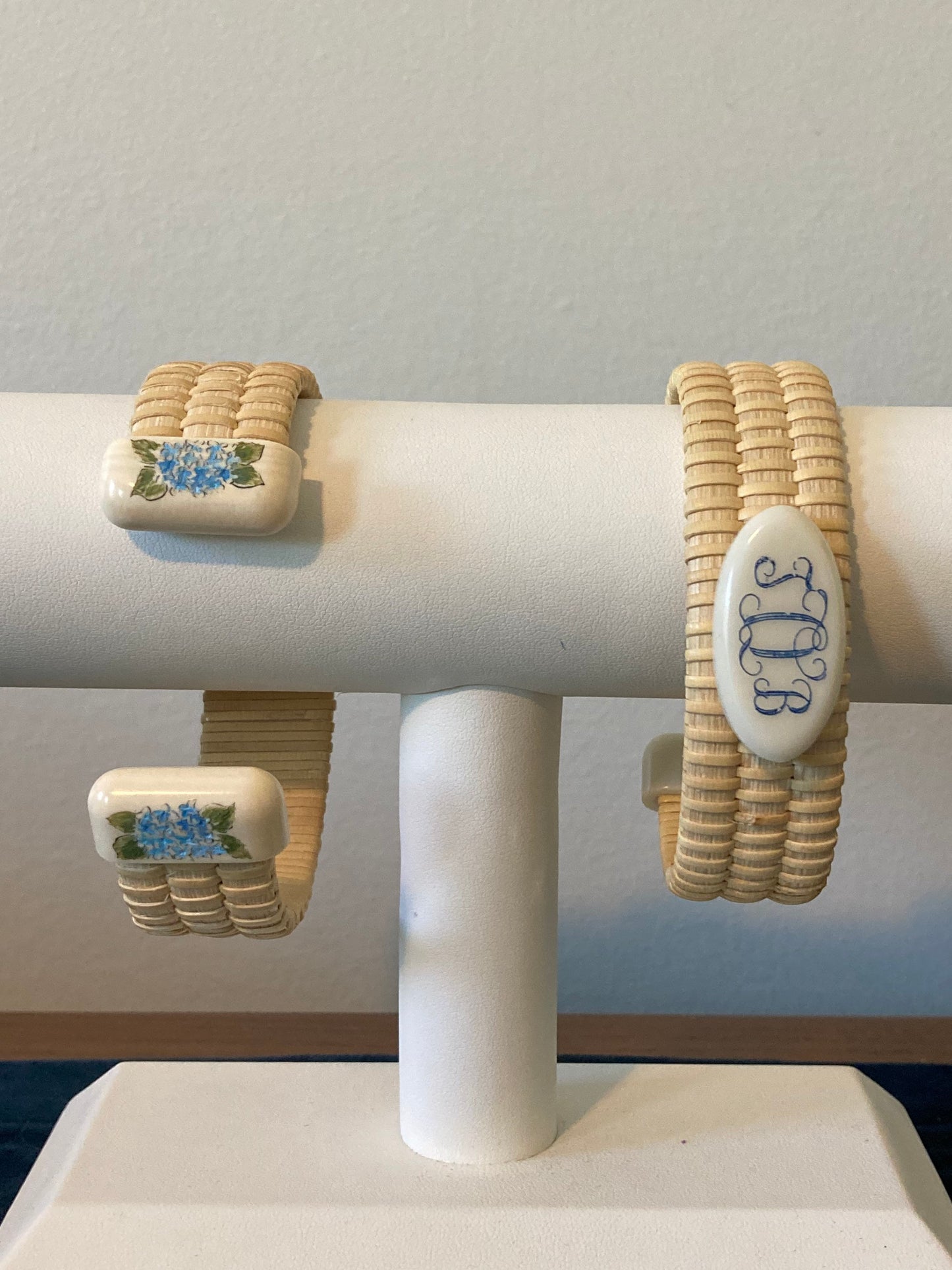 3/4” Custom Nantucket Basket Bracelet with Corian Oval and End Caps