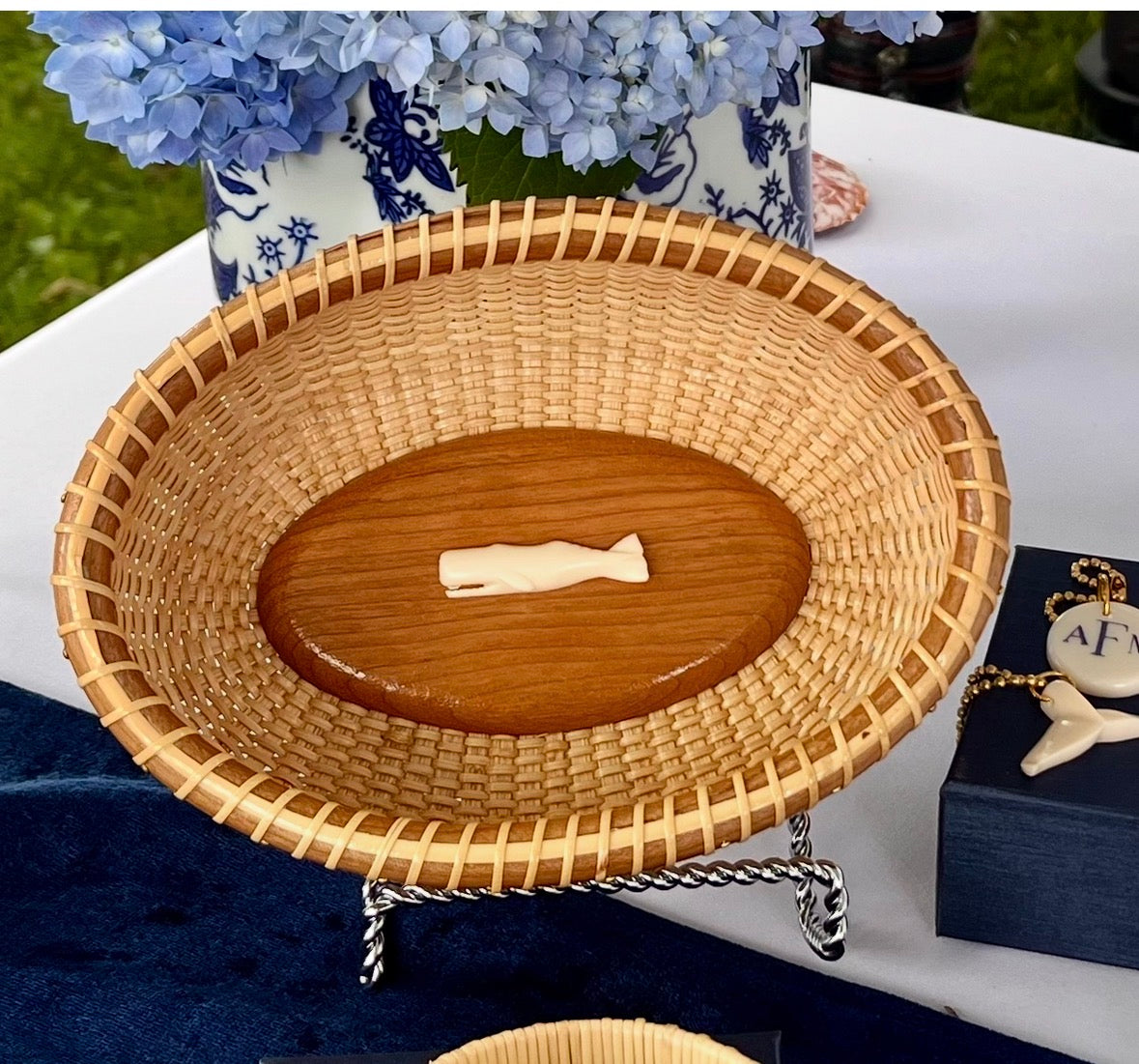 Nantucket Lightship Basket - Oval Catch All Tray with Carving