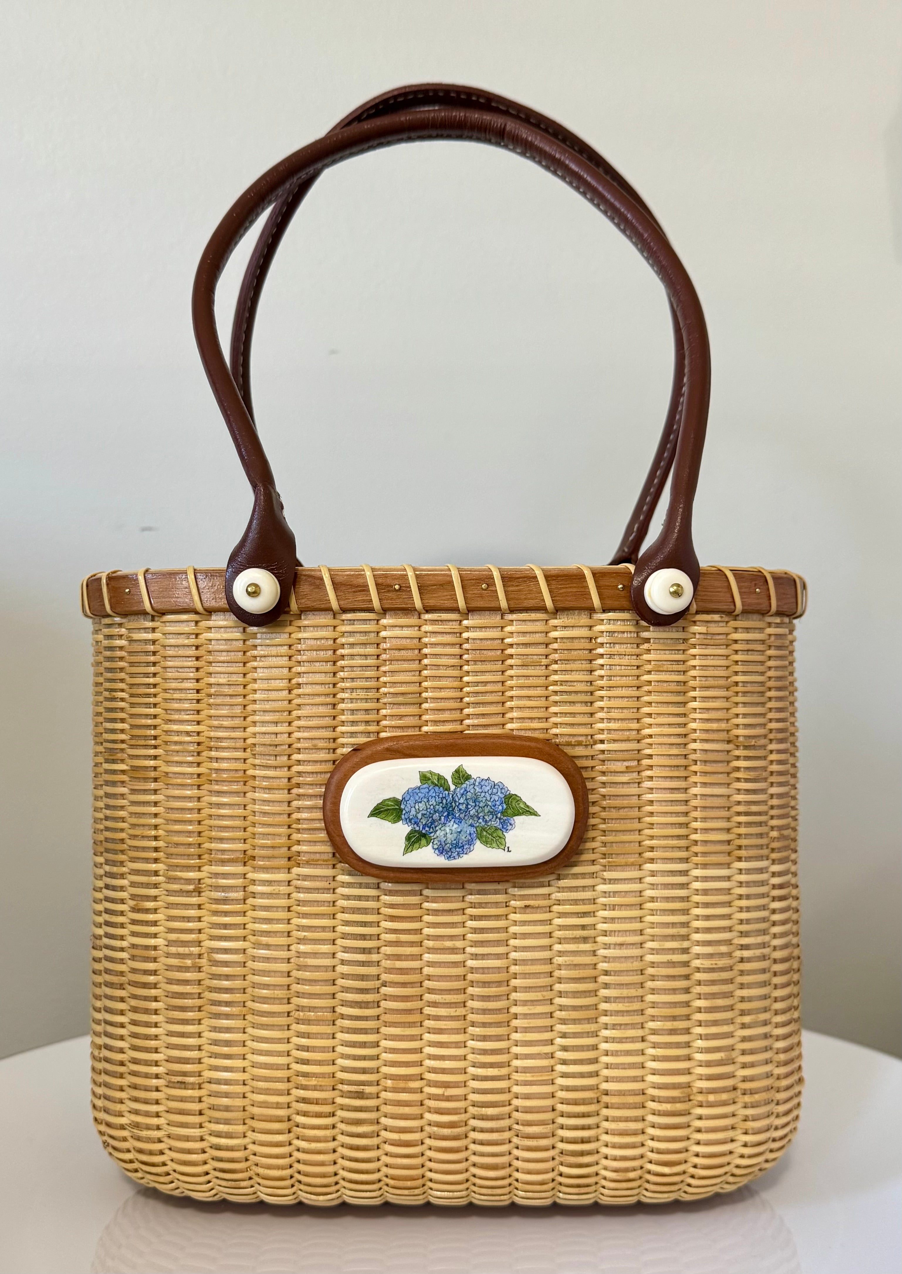 Nantucket Lightship Tote - Tupper with Hydrangea Scrimshaw or