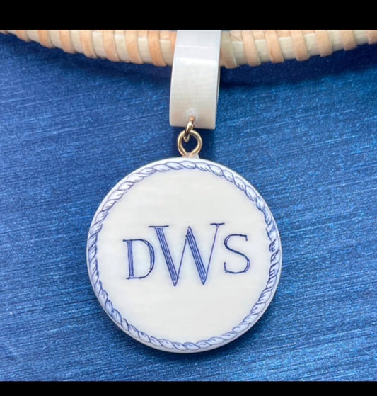 Nantucket Necklace Pendant - Monogram And Rope Border Scrimshaw